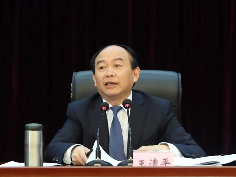 辦公室如“大學(xué)”，是培養(yǎng)干部的搖籃；